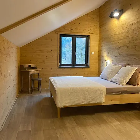Muguet & Jaccuzi Privatif Chalet Rochesson